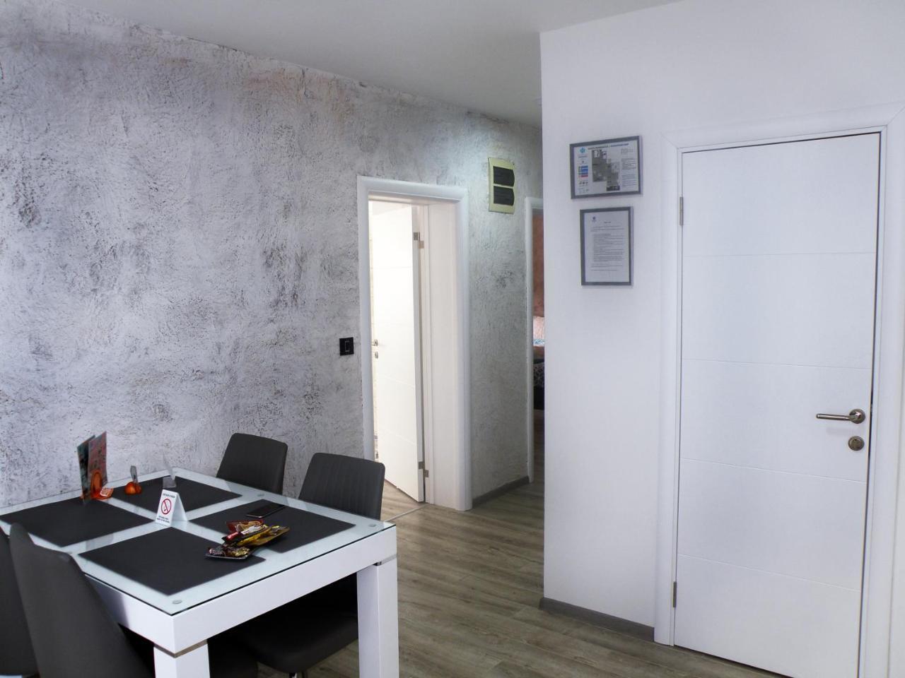 Kristal Apartmani Aranđelovac Eksteriør billede