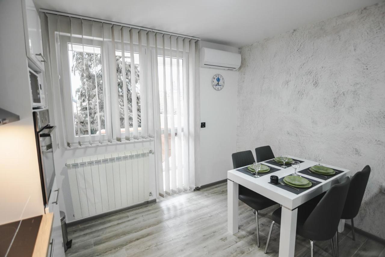 Kristal Apartmani Aranđelovac Eksteriør billede