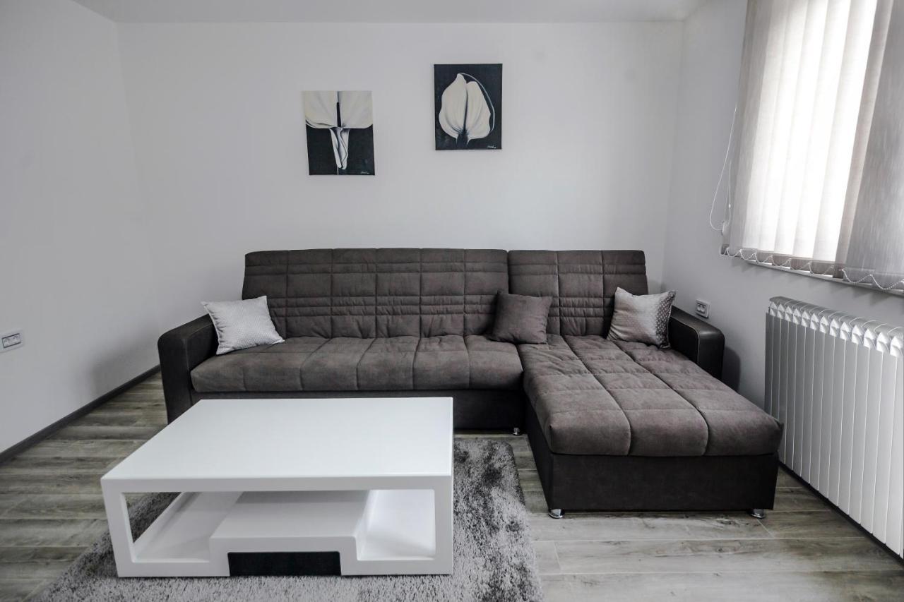 Kristal Apartmani Aranđelovac Eksteriør billede